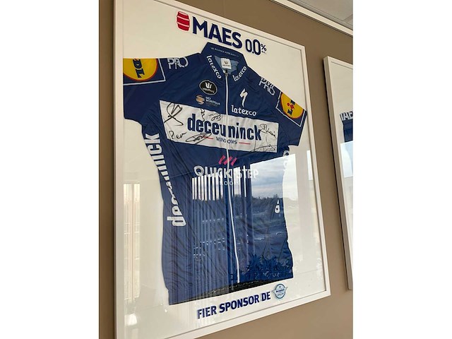 Gesigneerd wielershirt the wolfpack maes - afbeelding 2 van  7