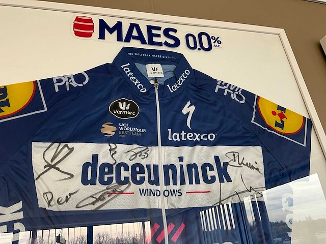 Gesigneerd wielershirt the wolfpack maes - afbeelding 3 van  7