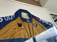 Gesigneerd wielershirt the wolfpack maes - afbeelding 3 van  6