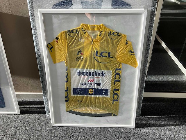 Gesigneerd wielershirt tour de france 2019 - afbeelding 1 van  6
