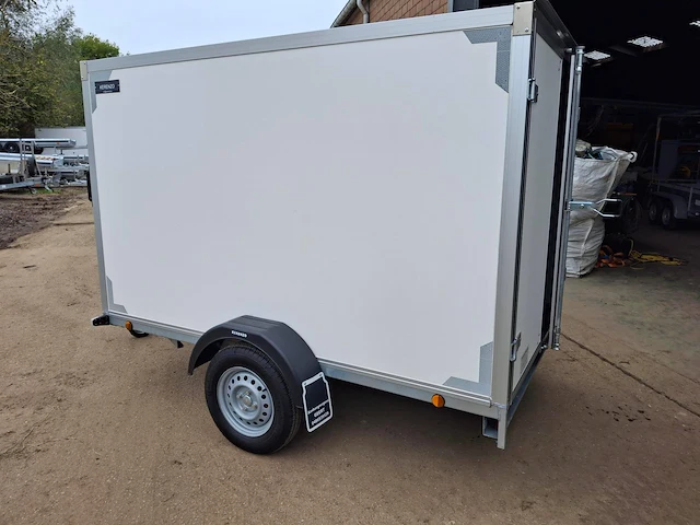 Gesloten aanhangwagen 2.50x1.50x1.35m 750kg - afbeelding 1 van  1
