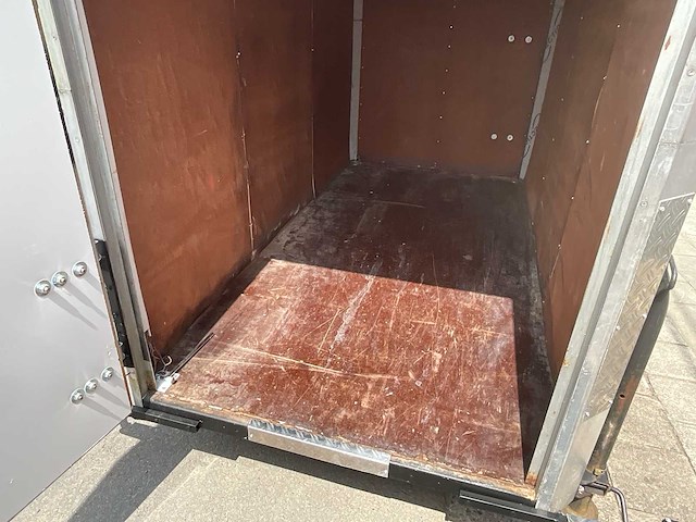 Gesloten aanhangwagen 750kg aanhangwagen - afbeelding 3 van  16