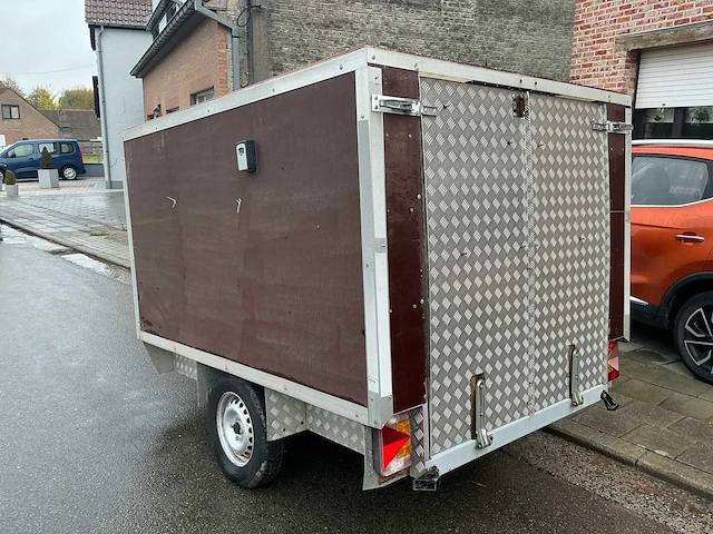 Gesloten aanhangwagen 750kg - afbeelding 8 van  15