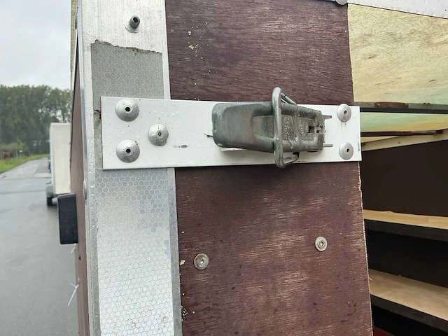 Gesloten aanhangwagen 750kg - afbeelding 5 van  15