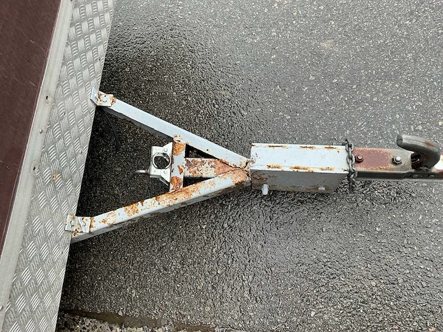 Gesloten aanhangwagen 750kg - afbeelding 8 van  15