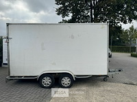 Gesloten aanhangwagen hapert met verlaagde oprijklep - afbeelding 4 van  25