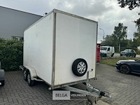 Gesloten aanhangwagen hapert met verlaagde oprijklep - afbeelding 22 van  25