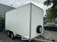 Gesloten aanhangwagen hapert met verlaagde oprijklep - afbeelding 23 van  25