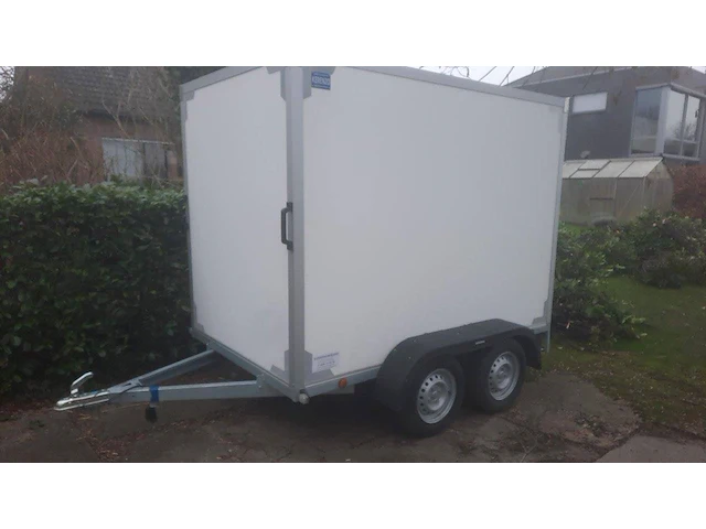 Gesloten aanhangwagen kerenzo 2.50x1.50x1.80m 750kg - afbeelding 1 van  1