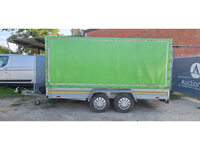 Gesloten aanhangwagen lora 2500kg - afbeelding 1 van  1