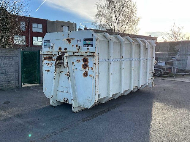 Gesloten container - afbeelding 1 van  13