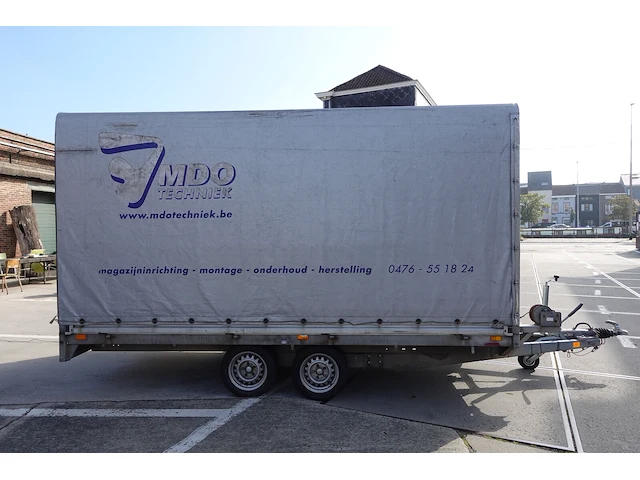 Gesloten kipaanhangwagen saris - afbeelding 10 van  15