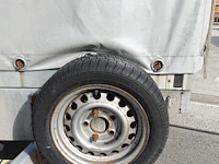 Gesloten kipaanhangwagen saris - afbeelding 12 van  15