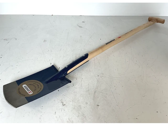 Gesmede tuinspade kren hof met t-handvat 180x290 - afbeelding 1 van  3