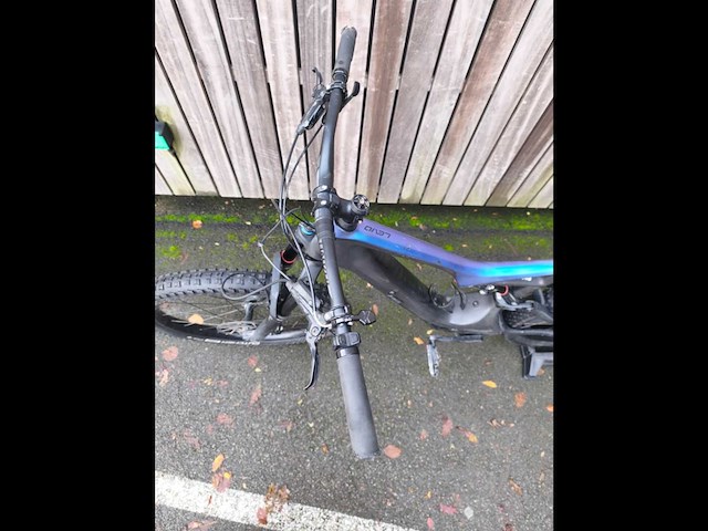 Gespecialiseerde carbon e-mountainbike - afbeelding 4 van  9