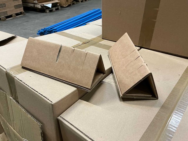 Gestanste en gelijmde raamverpakking - afbeelding 1 van  4