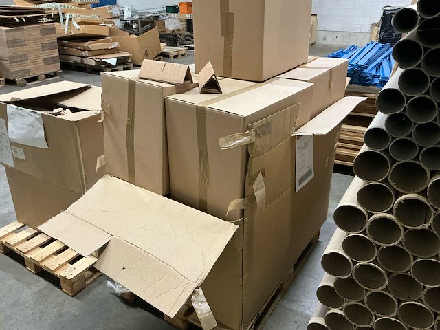 Gestanste en gelijmde raamverpakking - afbeelding 2 van  4