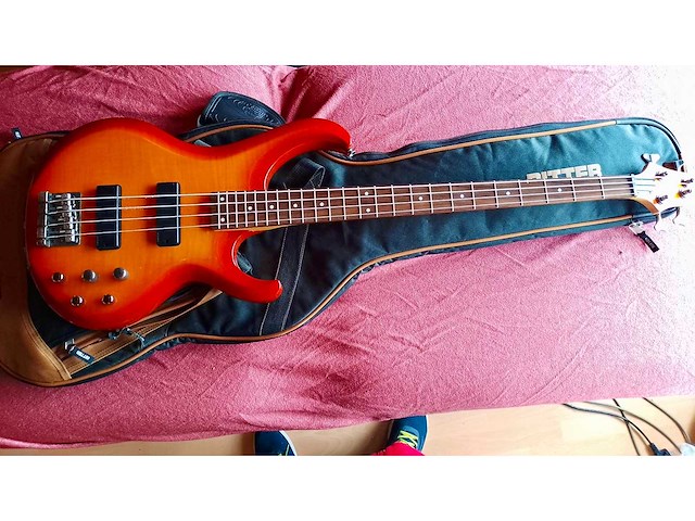 Getekend “ritter" elektrische gitaar - afbeelding 1 van  3