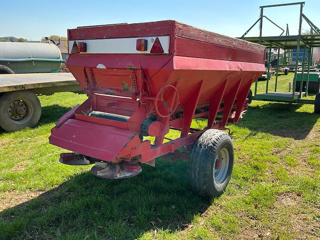 Getrokken kalkstrooier - afbeelding 4 van  8