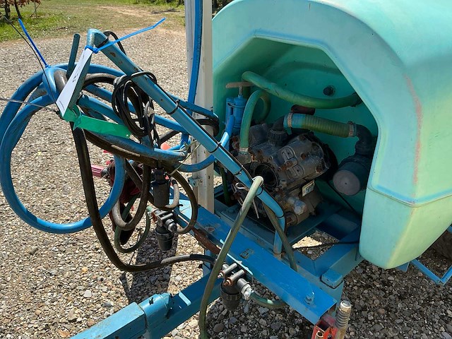 Getrokken onkruid spuitmachine - afbeelding 4 van  6