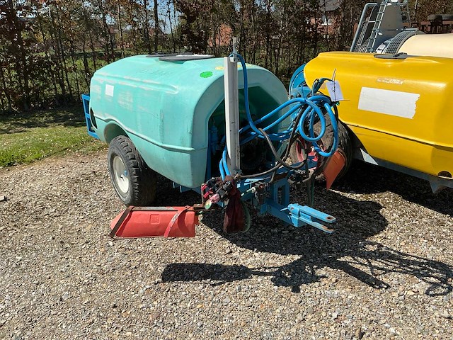 Getrokken onkruid spuitmachine - afbeelding 1 van  6