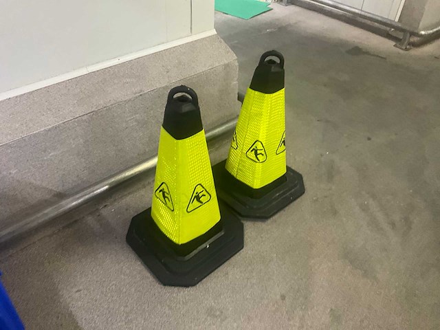 Gevarenkegels (2x) - afbeelding 2 van  3