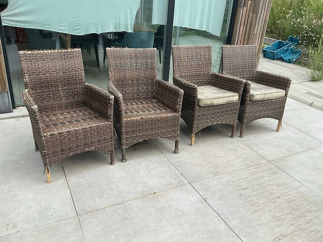Gevlochten tuinstoel, beschadigd (4x) - afbeelding 1 van  3