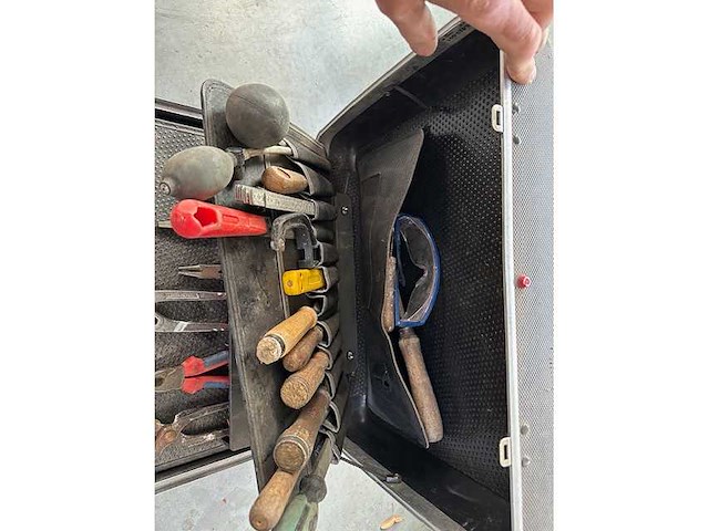 Gevulde gereedschapskoffer - accessory haandtools - afbeelding 3 van  4
