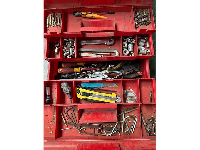 Gevulde gereedschapskoffer - various contractor materials - afbeelding 1 van  1