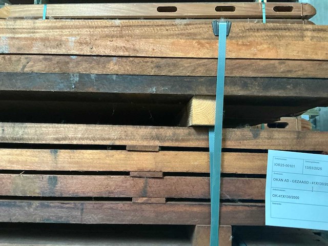 Gezaagde okan plank (61x) - afbeelding 1 van  4