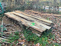 Gezaagde restjes in eikenhouten planken - afbeelding 1 van  5