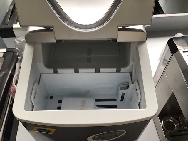 Ggg zb-15a ijsblokjesmachine - afbeelding 5 van  8