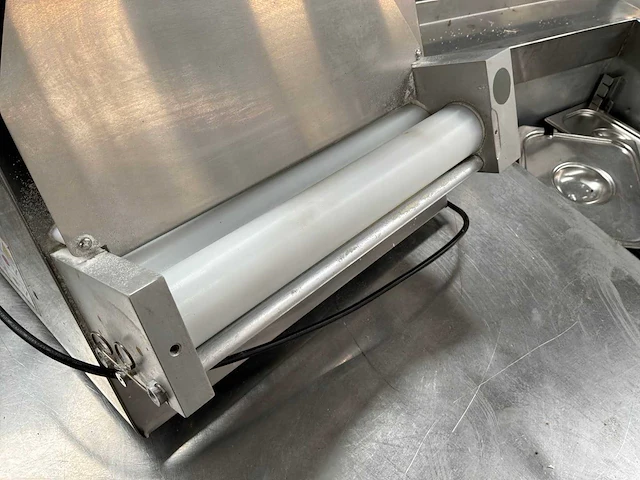 Ggm gastro tp30d-n pizzadeegroller - afbeelding 6 van  6