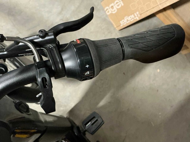 Giant anytour e hybride elektrische fiets - afbeelding 9 van  10