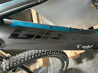 Giant fanthom elektrische fiets - afbeelding 2 van  4