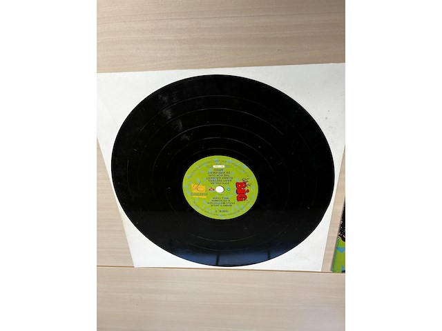 Giant vinyl lp marktrock 90 leuven - afbeelding 3 van  5