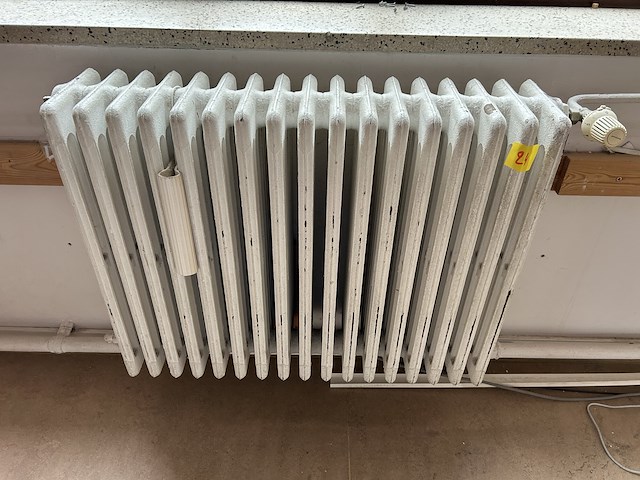 Gietijzer en ander verwarmingen (14st) - afbeelding 1 van  13