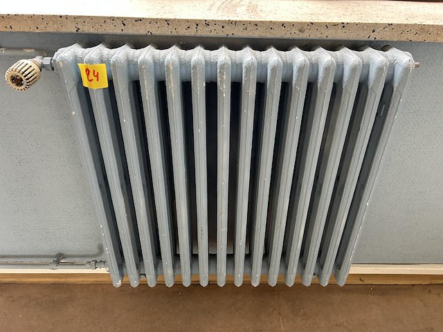 Gietijzer en ander verwarmingen (14st) - afbeelding 10 van  13