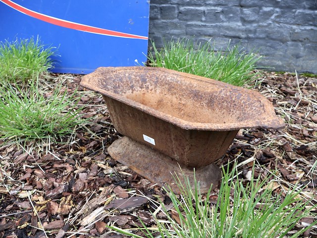 Gietijzeren bloempot - afbeelding 2 van  4