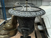 Gietijzeren lampedair - afbeelding 1 van  4