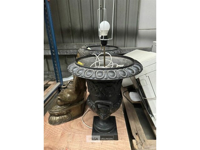 Gietijzeren lampedair - afbeelding 3 van  4