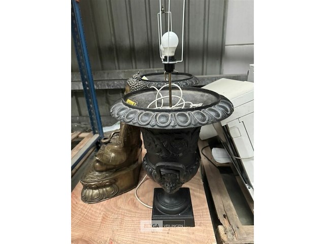 Gietijzeren lampedair - afbeelding 4 van  4