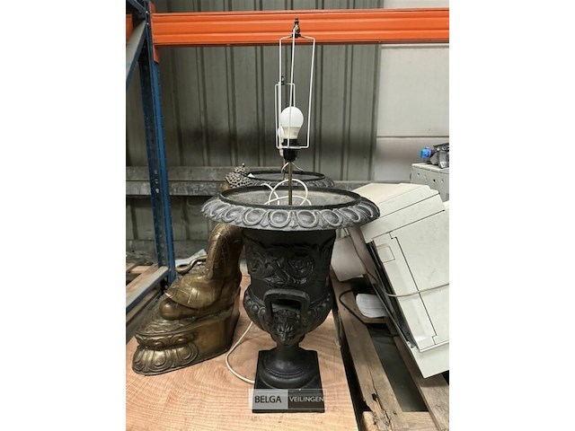 Gietijzeren lampedair - afbeelding 2 van  3
