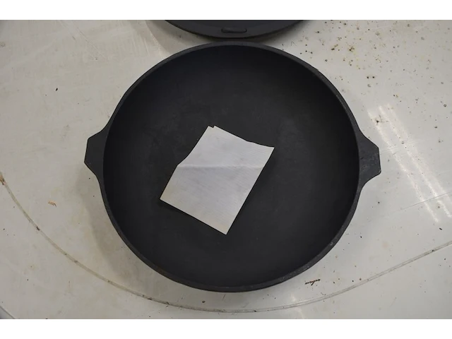 Gietijzeren pan met deksel diam. 36cm - afbeelding 10 van  10