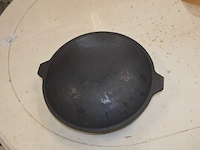 Gietijzeren pan met deksel diam. 36cm - afbeelding 5 van  10