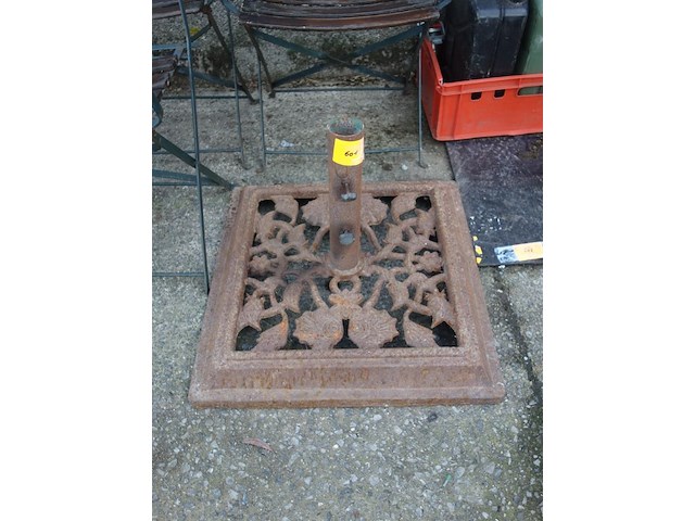 Gietijzeren parasolvoet - afbeelding 1 van  1