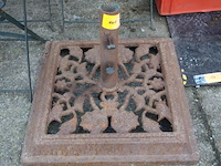 Gietijzeren parasolvoet - afbeelding 1 van  1