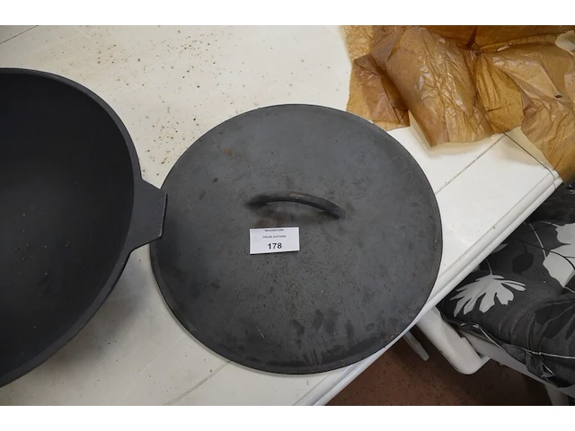 Gietijzeren pot met deksel diam. 47cm 12l - afbeelding 7 van  9