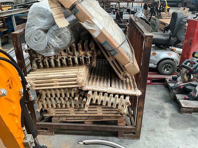 Gietijzeren radiatoren (10x) - afbeelding 2 van  4