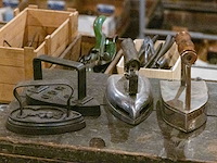 Gietijzeren strijkijzers - afbeelding 1 van  2